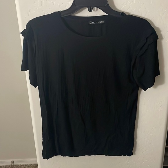 Zara Tops - Zara knit t-shirt